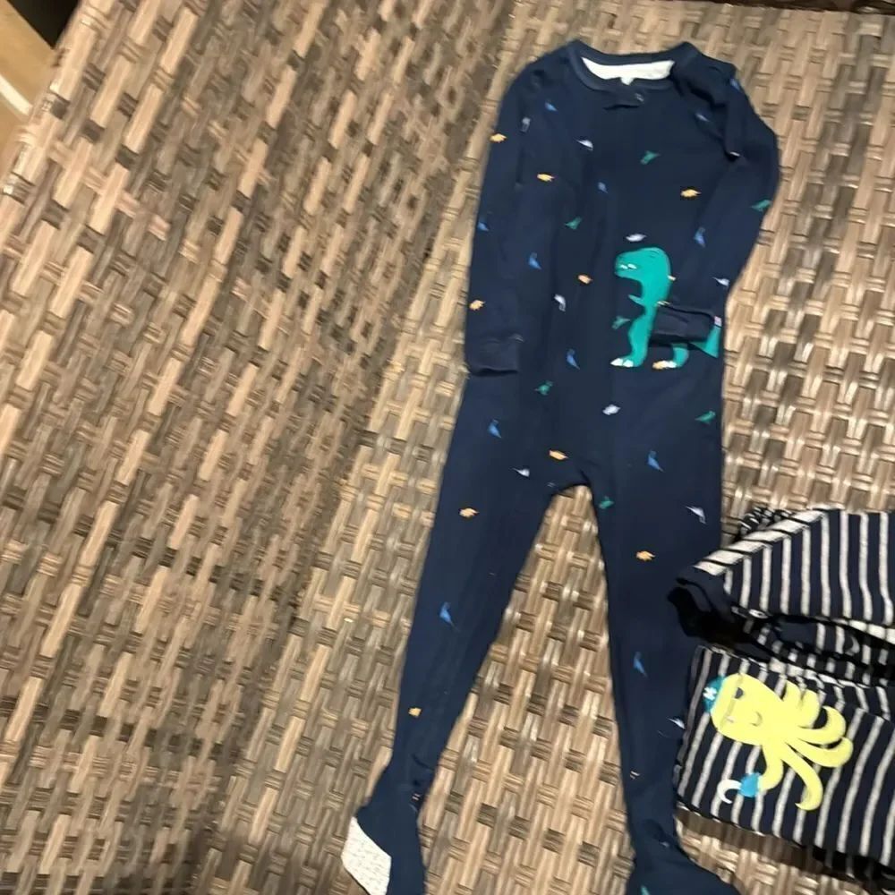 Carter’s long PJ set 3 - Picture 9 of 10